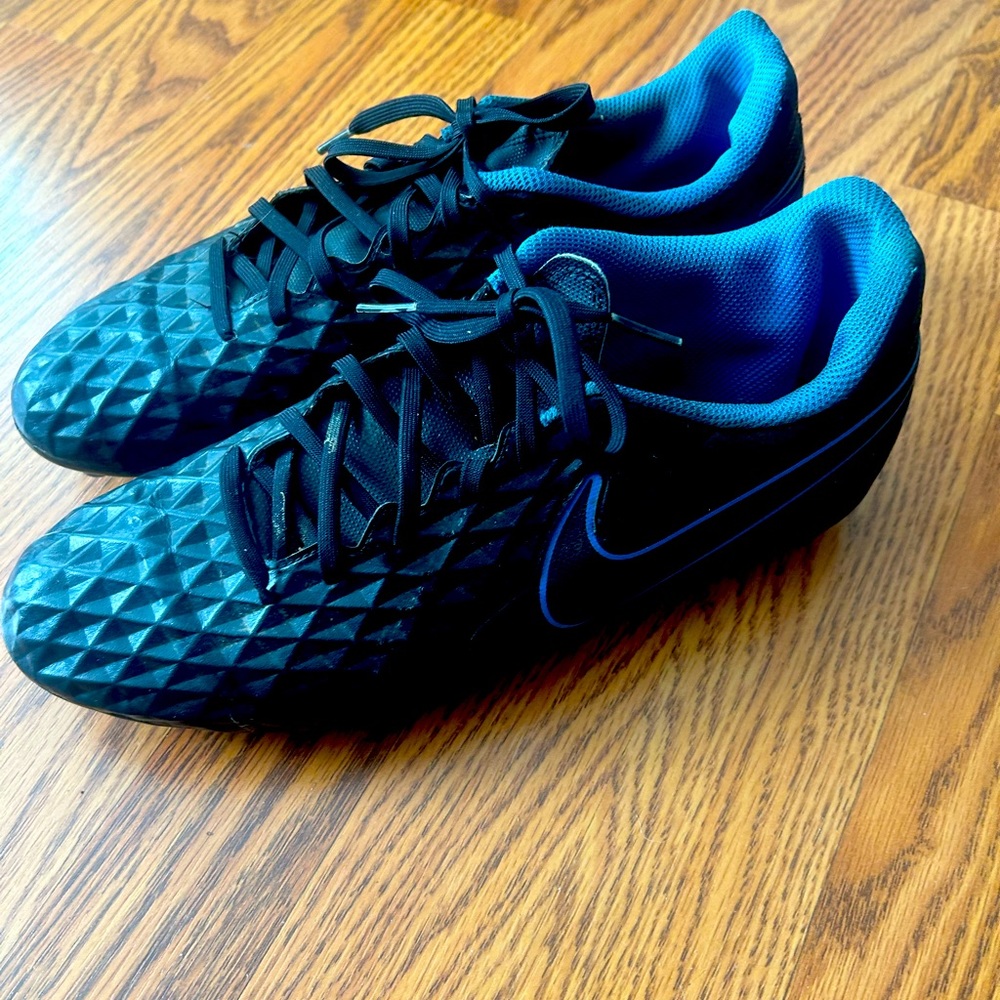NIKE Tiempo Legend Soccer Cleats
